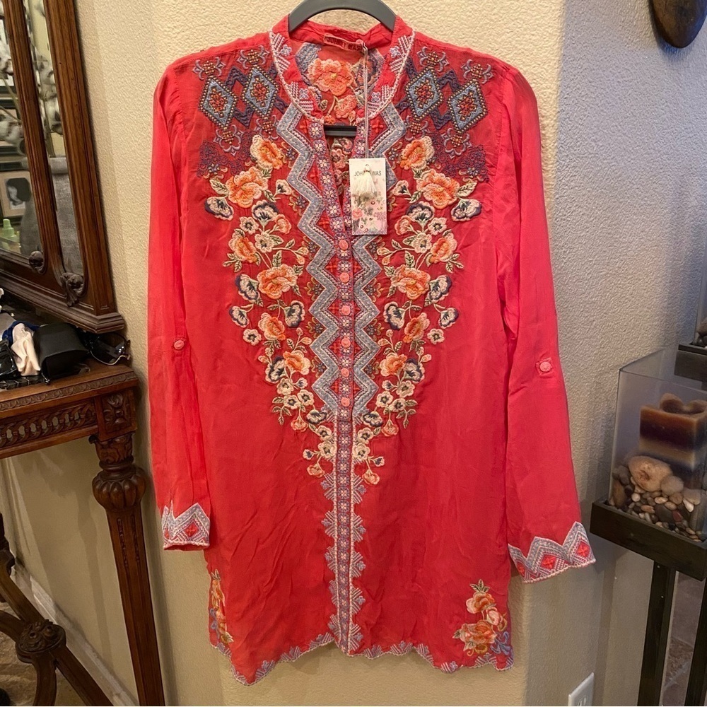 NWT~JOHNNY WAS Women Harlow Passionfruit Floral Embroidery Tunic Top Size Medium